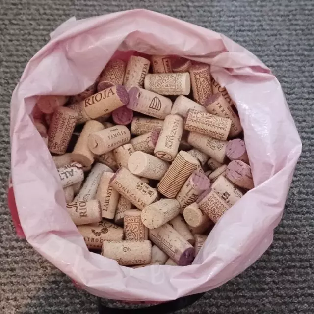 100 Natural Used Wine Corks - Ideal for Craft, Weddings, Fishing