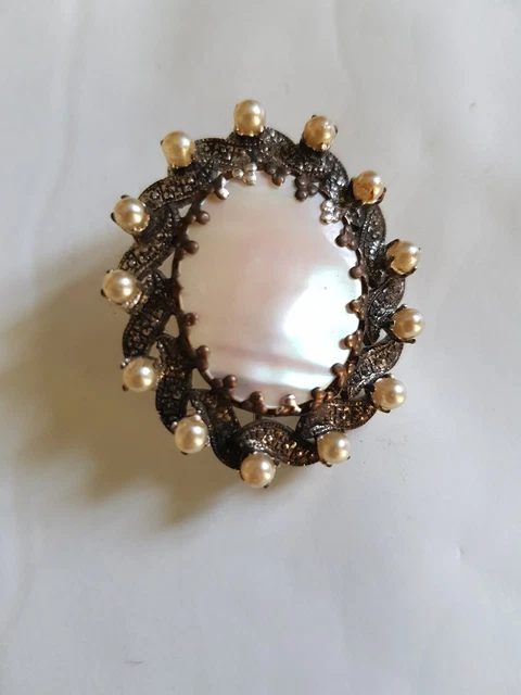 Broche Fantaisie Vintage - Nacre Et Perles Argentées - Bijou Ancien Pour Femme - Occasion