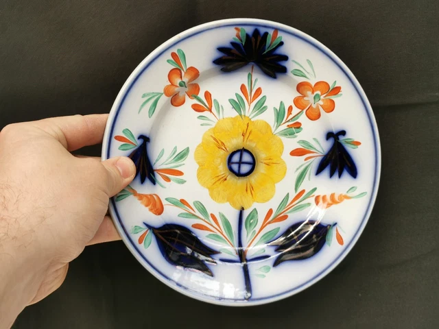 ancienne Assiette en Faience / porcelaine opaque