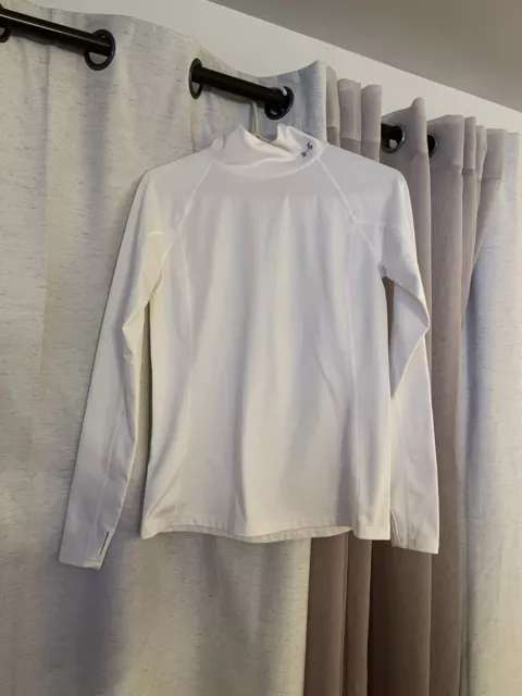 Women’s Size M Under Armour Off White long Sleeved Work Out Top Cold Gear