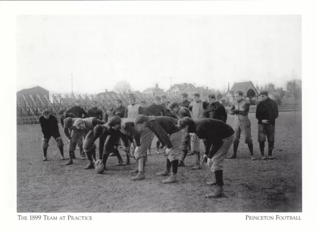 (50084*) Postal de fútbol de Princeton El equipo de 1899 en la práctica tarjeta moderna