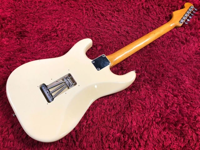 Tokai SPRINGY SOUND guitare électrique Stratocaster crème Japon vintage étui souple 10