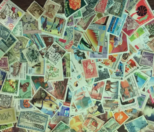 [Lot A] 100+ Different Worldwide Stamps, Many Commemoratives 2