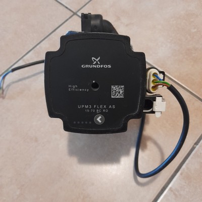 Grundfos BERETTA POMPA CIRCOLATORE R20136276 GRUNDFOS UPM3 FLEX AS 15-70 AP-AC AZJ CALDAI 