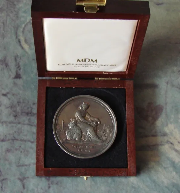 Medaille 1987.  750 Jahre Berlin.  Massiv.  Silber