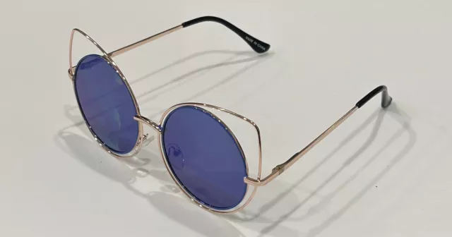 Arrow Rounded CAT Eye Cutout Oversized Mirror Sunglasses - Gold & Blue - (17)