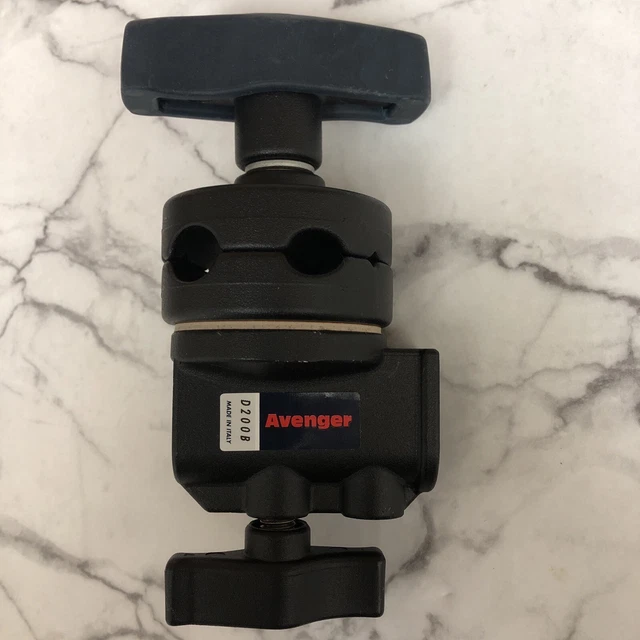 Cabezal de agarre Avenger D200B diseñado para sostener brazos de agarre luces fotografía