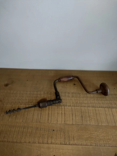 Ancienne Chignole / Perceuse à Main En Bois Avec Mèche - Années 1950-1960 - Occasion
