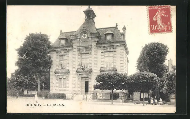 CPA Brunoy, La Mairie, Hôtel de Ville in the Sunshine 1918