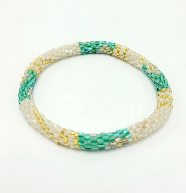 Shashka Popcorn Bracelet Green & White World Peace