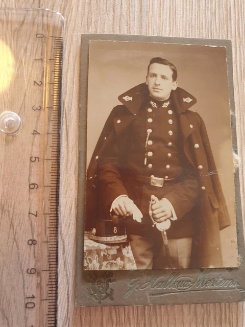 CDV Foto Soldat Militaria Uniform 8 Regiment Offizier Blankwaffe Koppelschloss21