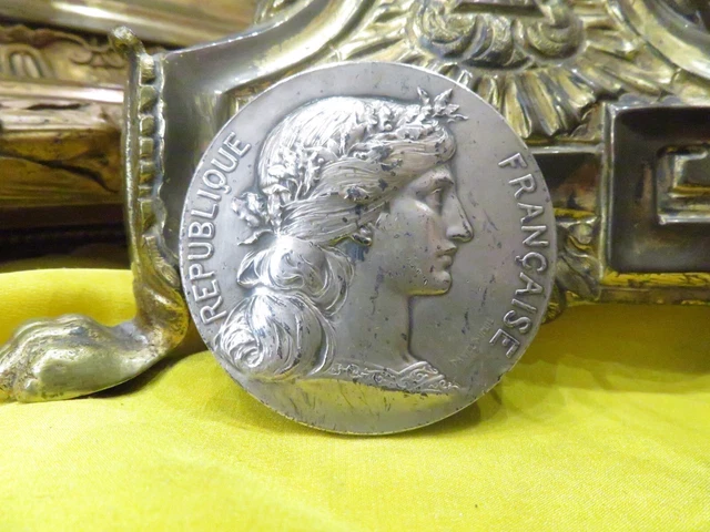 Ressource «Médaille de Jean-Baptiste Daniel-Dupuis et H. Dubois d