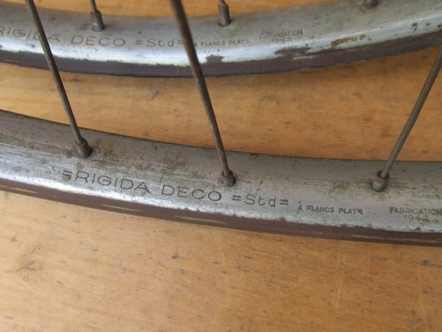 Vélo Ancien PEUGEOT Années 1900/10 - Roues à Jantes Bois - Taille 650B - Projet Restauration