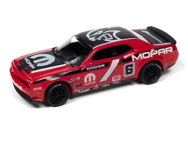 Auto World 2019 Dodge Challenger SRT Hellcat 1:64 Scale Die-cast Cars Model Toys