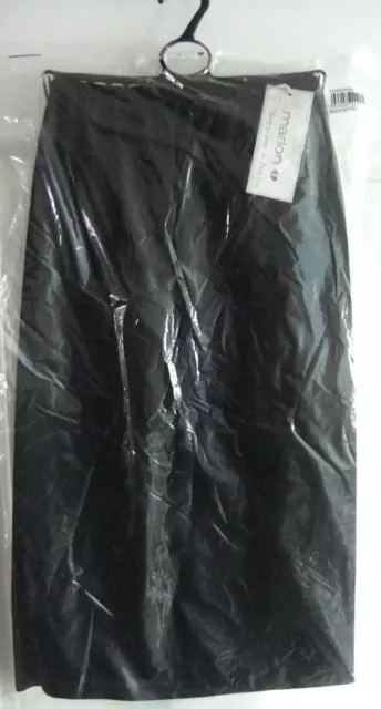 Marlon Black half Slip size 16 - 18    -   23" Long