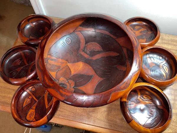 Hand Carved Lacquered Wooden Serving Bowl With 6 Smaller Bowls