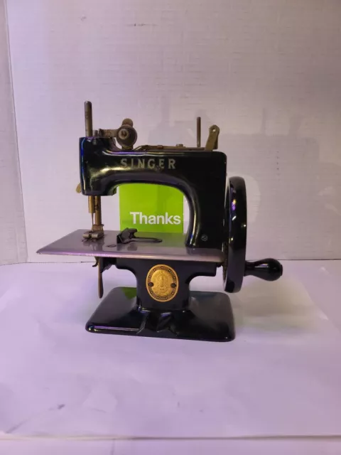 Vintage Singer No 20 Mini Sewing Machine Kids SewHandy 20- Black