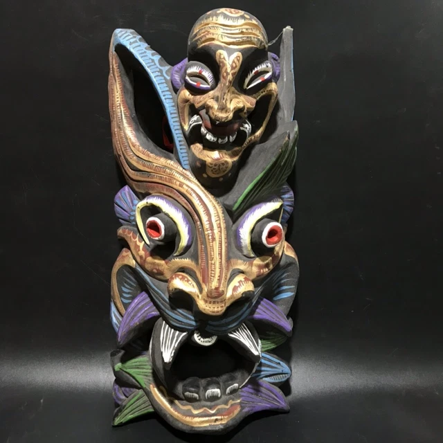 China Traditional Handicraft Statue Color Painting Wood Mask Exaggerated Makeup China Traditional Handicraft Statue Color Painting Wood Mask Exaggerated Makeup