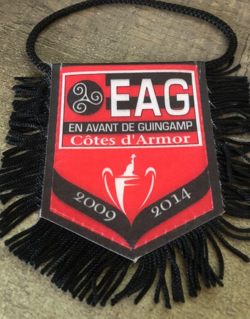 Vieux Fanion GUINGAMP – Souvenir De Supporter Authentique