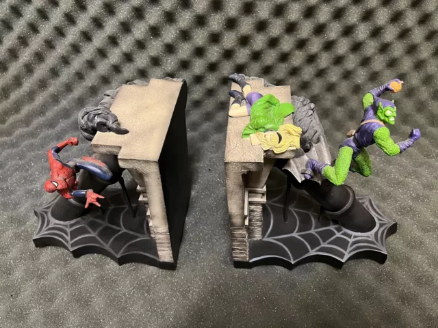 statuette Marvel “Spider-Man vs. Green Goblin” Bookends 182 of 2500 3