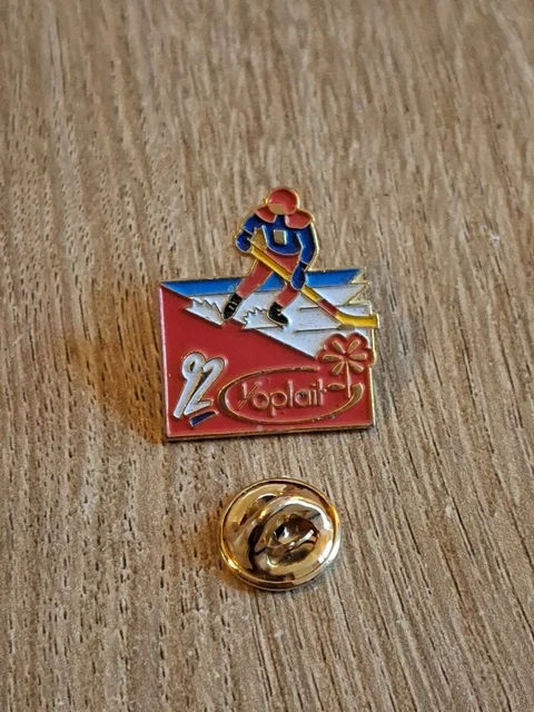 Olympische Spiele - 811H Pin's Pins / Beau Et Rare / JEUX OLYMPIQUES / ALBERTVILLE 1992 MONDIAL Assistance Variante En Triangle 2044421534 Olympische Spiele - 811H Pin's Pins / Beau Et Rare / JEUX OLYMPIQUES / ALBERTVILLE 1992 MONDIAL Assistance Variante En Triangle 2044421534