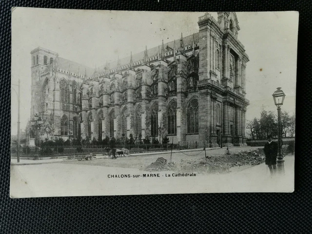 CPA 51 CHALONS-SUR-MARNE - La Cathédrale