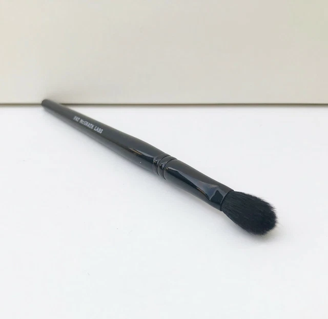 1x Pat McGrath Labs Fluffy Blending Eye Brush, Brand New!