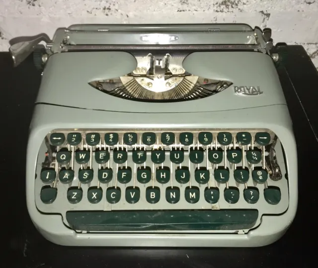 1950’s Vintage Royal Royalite Portable Typewriter Sea Foam Green