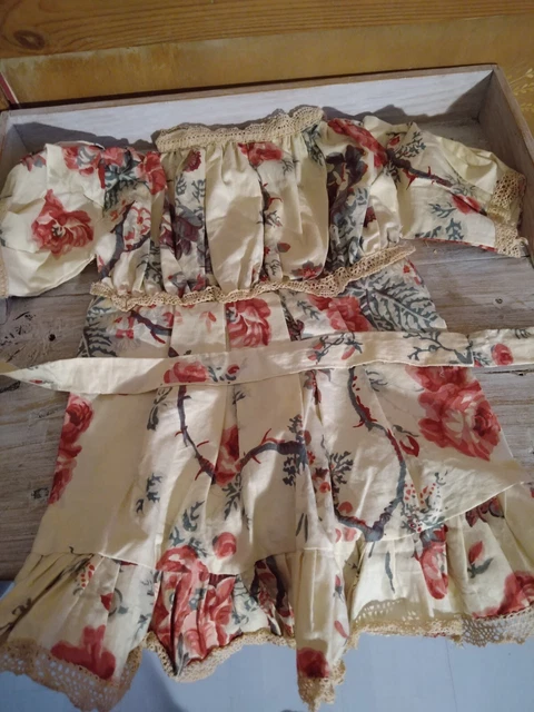 Exceptionnelle robe pour  poupée ancienne Jumeau ou autre