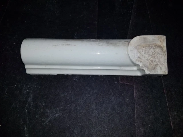 Pardee 1900s Bullnose Corner Connector tile Crazed Off White Antique 1 piece