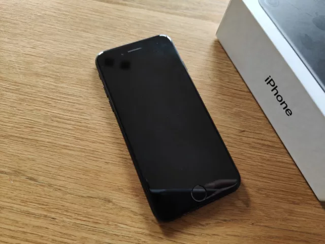 Apple iPhone 7 Smartphone Handy 32 GB schwarz Top Zustand