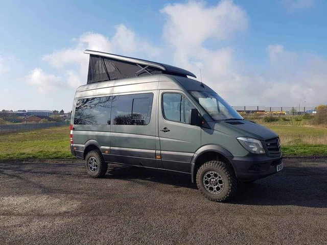 2009 MERCEDES SPRINTER 4x4 MWB Hightop 3.0 v6 6 Speed Manual Poptop £ ...