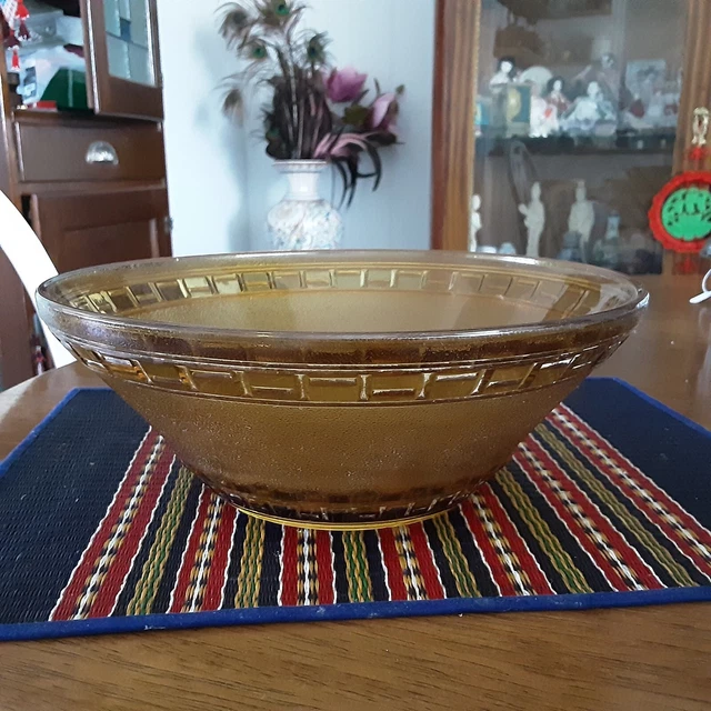 ART DECO. COLLECTABLE AMBER Glass. Depression Glass. Bowl Large