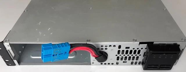 APC Smart-UPS SMT 2200VA 120V 8-Outlet LCD 2U SMT2200RM2U No Battery *READ*