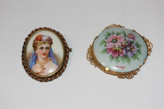ANCIENNE BROCHE EN porcelaine de limoge camille tharaud ? camée