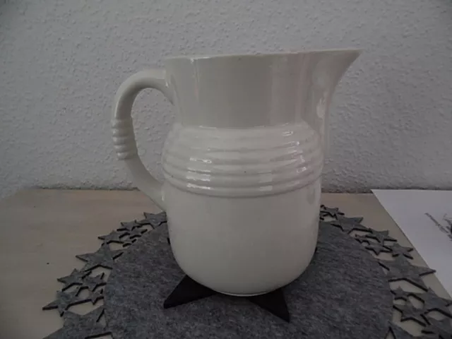 großer Keramik Wasserkrug VEB Steingutfabrik Torgau in weiß