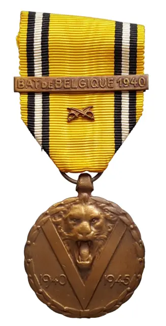 Ww2 Victory Commemorative Military Medal Swords Bat De Belgique  1940