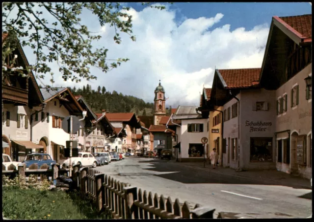 Mittenwald Reizvolle Staffelung der Häuser mit Lüftlmalereien am Obermark 1975 2