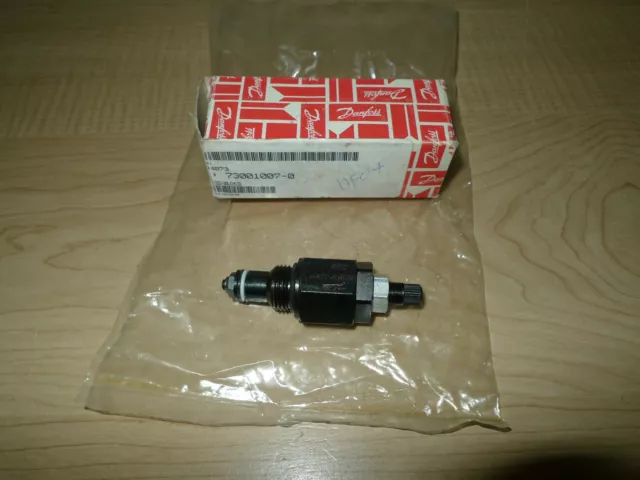 Danfoss Solenoid 1D70-P-30SV  236B N.O.S.