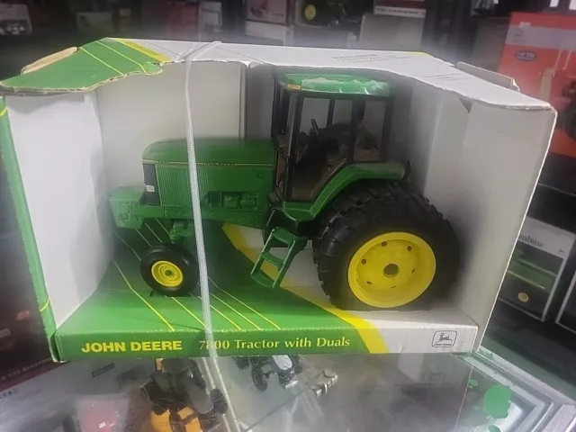 Ertl John Deere 1/16 Scale 7800 Tractor Duals MFWD