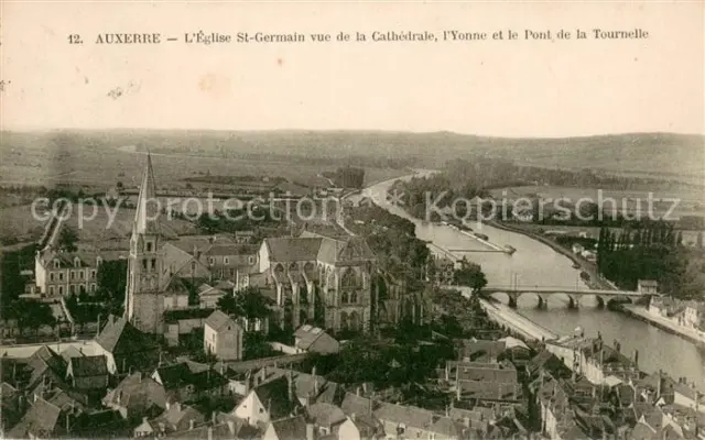 13681073 Auxerre Eglise St Germain vue de la Cathedrale l’Yonne et le Pont de la