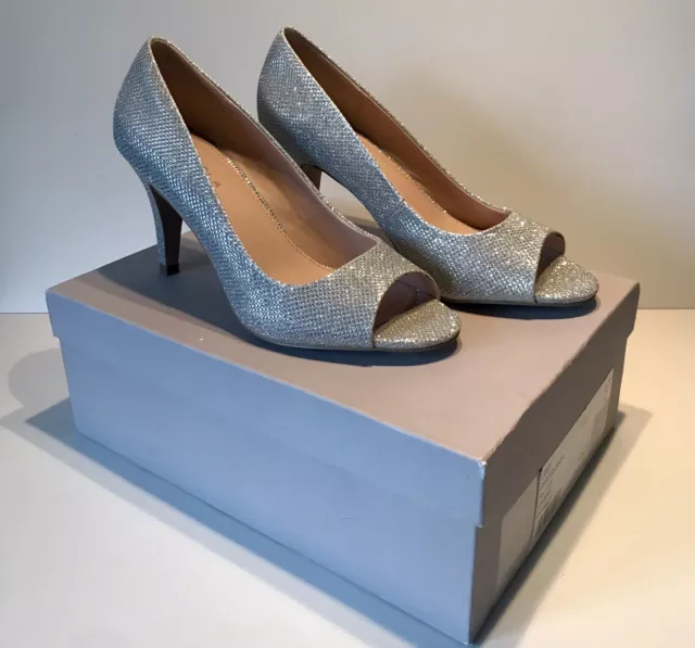 Carvela grey deals heels