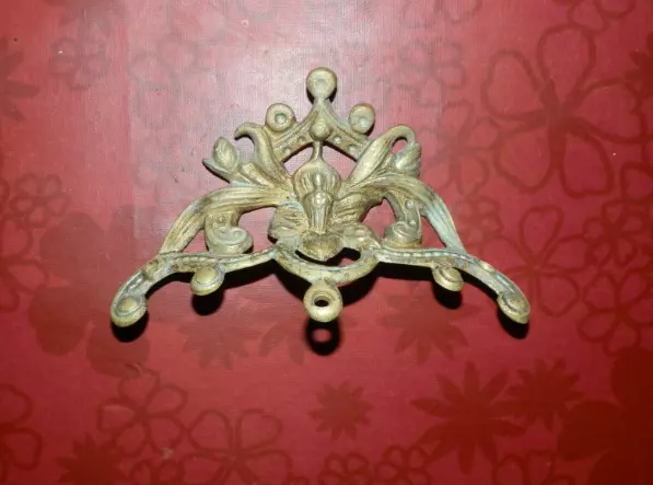 Ancien ornement fronton corniche en bronze pour meuble pendule horloge