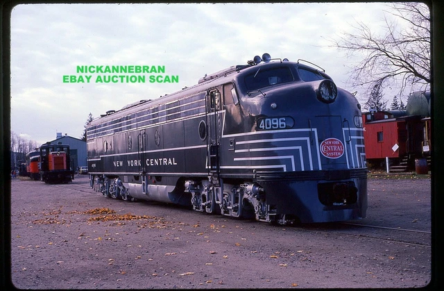 NEW YORK CENTRAL NYC restored LIGHTNING STRIPE E9A 4096 in 1987 ORIGINAL SLIDE