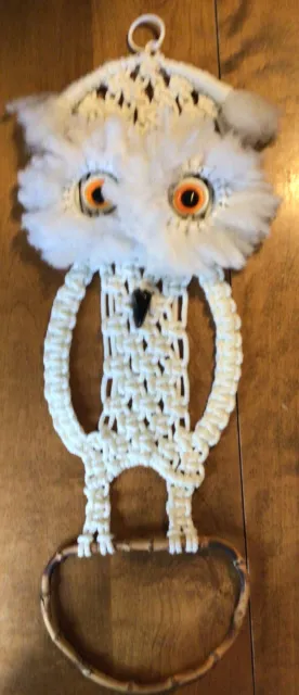 vtg mcm 1970’s white macrame owl towel holder bamboo ring wall hanging 28"
