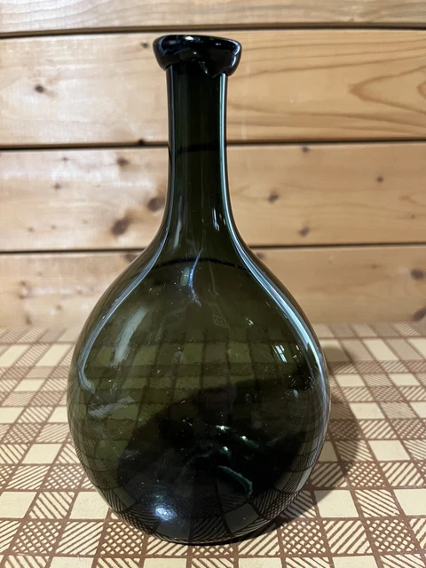 Beautiful Small Pontil New England Chestnut Flask