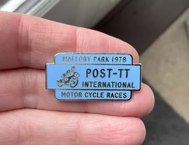 Mallory Park Post isle of Man  TT 1978 Pin badge Motorcycle Racing Superbikes