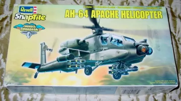 Revell - AH-64 APACHE HELICOPTER - 1/72 Scale SnapTite Model Kit (UNBUILT) NIB
