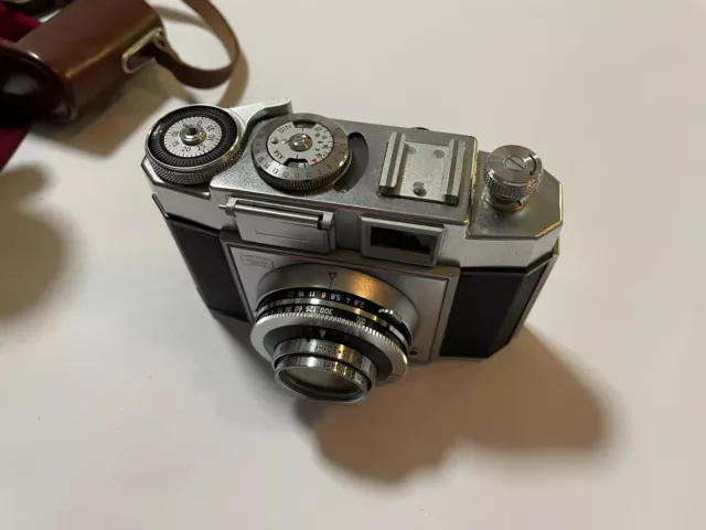 Zeiss Ikon Camera with Prontor-SVS Novar-Anastigmat 45mm 1:2.8 Lens w/ Case