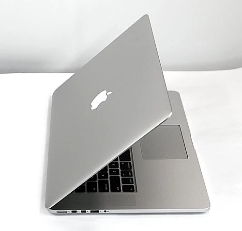 Apple MacBook Pro 15" Retina Core i7 2.3Gz 8 GB SSD 2012 GPU nuova batteria A1398 Apple MacBook Pro 15" Retina Core i7 2.3Gz 8 GB SSD 2012 GPU nuova batteria A1398